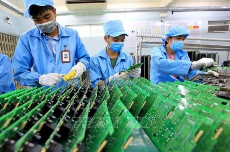 越南电子出口猛增 能否跨越门槛，成为新的世界工厂？