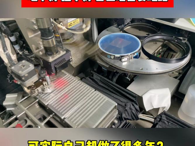 电子时代的“拧螺丝人” 在LED灯珠微光下，寻找工厂打工的尊严与远方